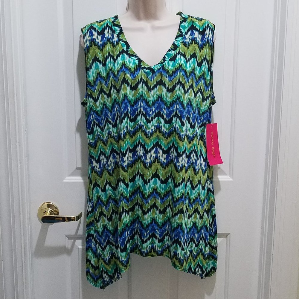 NWT Multi-Colored Sleeveless Top Size M
